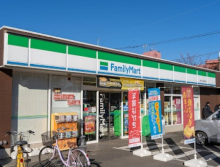 ���ӊ� �R���r�j 700m �t�@�~���[�}�[�g �����R�����Β��X