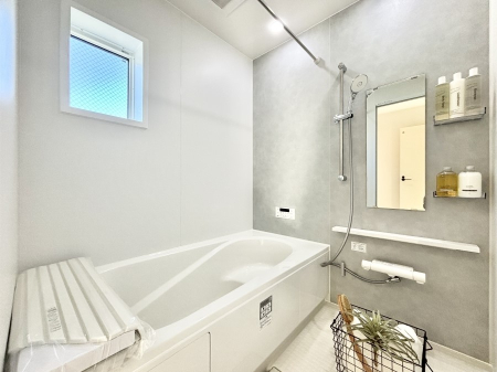 ���� ����̔�����₷��؂ȃo�X�^�C���B�������Ƃ����C���y����Ŕ����Ƃ肽���ł��ˁI  