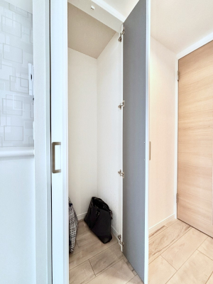 ���̑����� ���r���O���[�B�����Ɏ��[������ƕ����W�܂�LDK���X�b�L���Еt�������ł��ˁB  