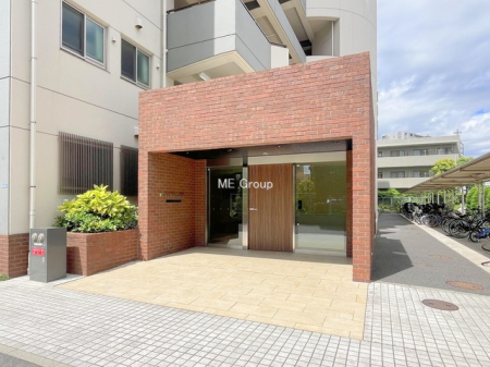 �G���g�����X -