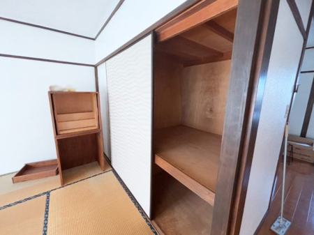 �q������ �z�c��G�ߗp�i�Ȃǂ�����������[�ł��鉟�����ꂪ����܂��B