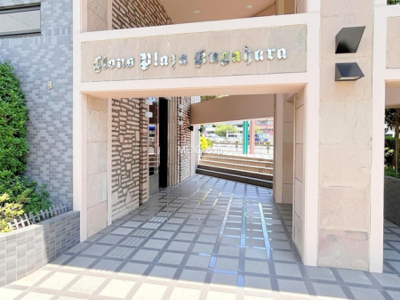 �G���g�����X -