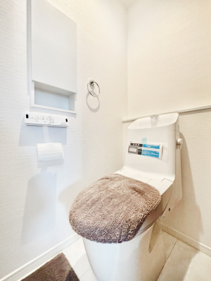 �g�C�� �g�C���͈��S�̂Q�ӏ��I���̃o�^�o�^������S�ł��B 