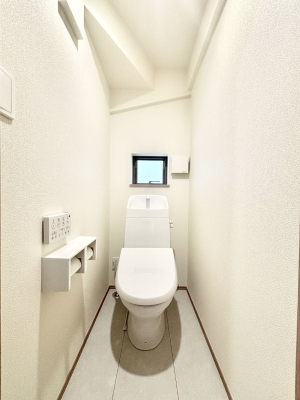 �g�C�� �g�C���͈��S�̂Q�ӏ��I���̃o�^�o�^������S�ł��B 