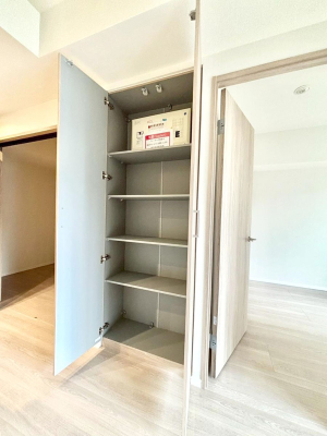 ���̑����� ���r���O���[�B�����Ɏ��[������ƕ����W�܂�LDK���X�b�L���Еt�������ł��ˁB  