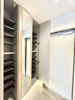 ���̑����� �����Ղ���[�ł���V���[�Y�{�b�N�X�ŉƑ��S���̌C���A���ւ�������B  