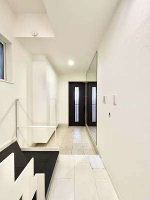 ���� �ǖʂ̑傫�ȃ~���[�͂��o�����O�̐g�����Ȃ݃`�F�b�N�ɕ֗��ł��I