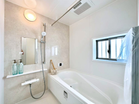 ���� ����̔�����₷��؂ȃo�X�^�C���B�������Ƃ����C���y����Ŕ����Ƃ肽���ł��ˁI  