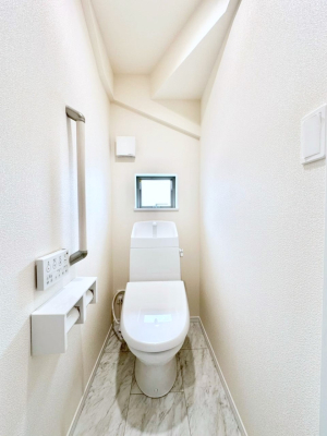 �g�C�� �g�C���͈��S�̂Q�ӏ��I���̃o�^�o�^������S�ł��B 