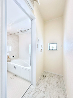 ���ʑ�E���ʏ� ���邢���ʏ��͖����̐g�x�x���y�����ł����Ⴂ�����ł��B