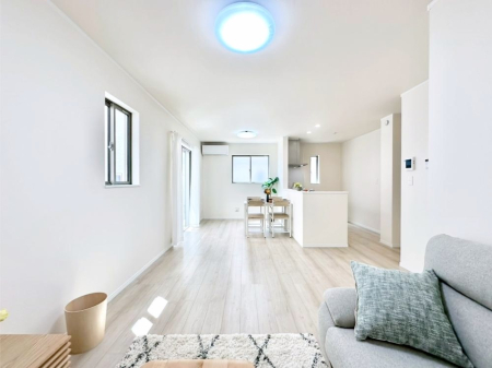 ���̑����� �V���v���ȃf�U�C���Ȃ̂ŃC���e���A���l����̂��y���݂ł��ˁI