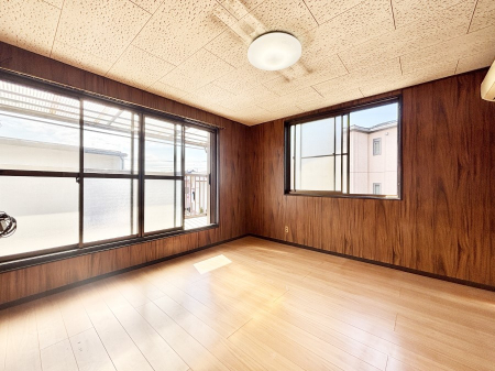 ���̑����� �o���R�j�[���J�������v���X���Ă����m��