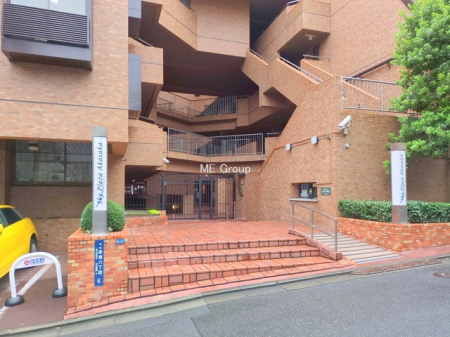 �G���g�����X -