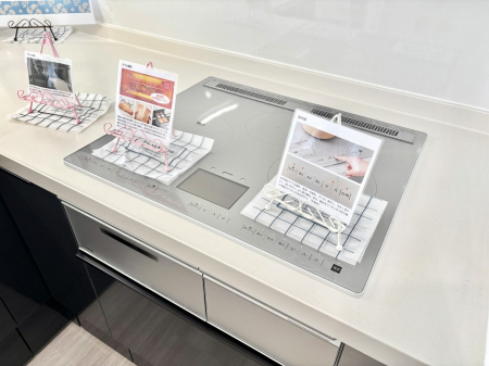 ���̑����� IH�N�b�L���O�q�[�^�[�͓V�̒����ʂ��t���b�g�Ȃ̂Œ�����̓T�b�ƈ�@�����邾���I