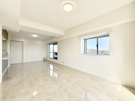 ���̑����� ���邢�z���������A�����̕��͋C�ɖ��������_�C�j���O�B   