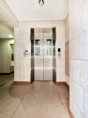 ���̑� ����̏�艺��ɕ֗��ȃG���x�[�^�[�I