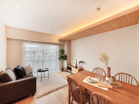 ���r���O �Ƒ��c���̎��Ԃ����������Ȃ��났�̃��r���O�_�C�j���O�B   