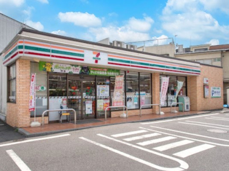 ���ӊ� �R���r�j 300m �Z�u��-�C���u�� ���������Q���ړX