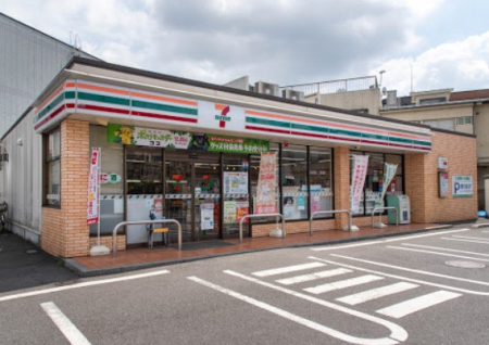 ���ӊ� �R���r�j 300m �Z�u��-�C���u�� ���������Q���ړX