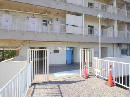 �G���g�����X -