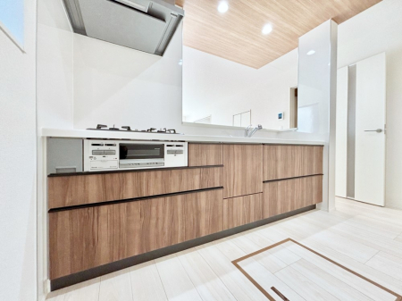 �L�b�`�� �J�E���^�[�z���ɂ��b�������Ȃ��疈���̂������������Ɗy����