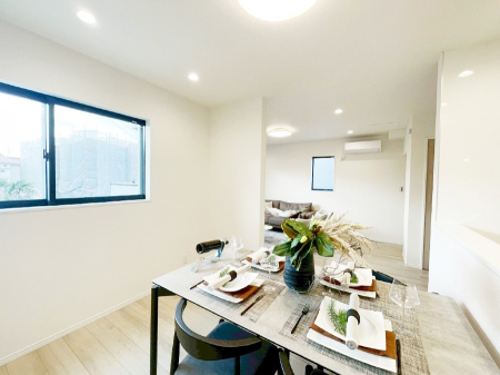 ���̑����� �Ƒ������R�ƏW�܂�e���̃X�y�[�X�ɂȂ肻��