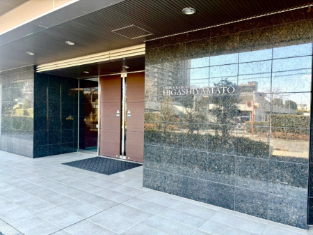 �G���g�����X �Z���҂◈�K�҂��C�����悭���o�}���B�������������͋C�̃G���g�����X�@