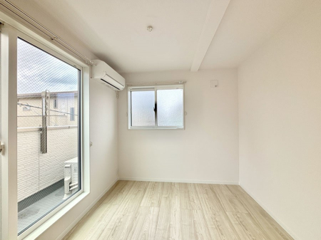 ���̑����� ���邢�o���R�j�[�T�C�h�ɗm����ݒu�B�ڊo�߂̗ǂ��Q���ɁB 