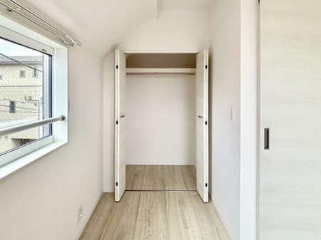 ���[ �����Ղ�̎��[�X�y�[�X�ŉ��K�ɕ�点���� 