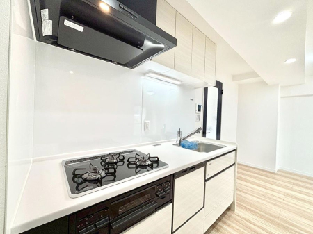 �L�b�`�� �������̂������ŉƑ��̏Ί炪�L����܂��I