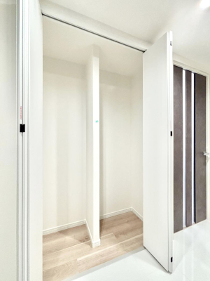 ���̑����� �L�����[�B�|�������G�߂̏��������[���邱�Ƃ��ł��܂��B