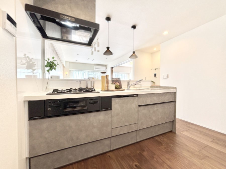 �L�b�`�� ���������Ȃ���ł����Ƒ��Ƃ̉�b���y���߂�ΖʃL�b�`��