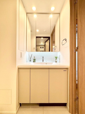 ���ʑ�E���ʏ� ������������ʉ��ώ��Œ��̐g�x�x�����K  