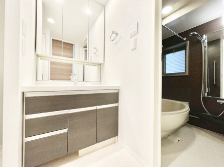 ���ʑ�E���ʏ� ������������ʉ��ώ��Œ��̐g�x�x�����K