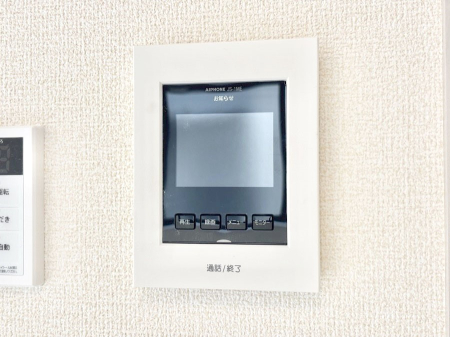 ���̑����� TV���j�^�[�t�C���^�[�t�H�����t���Ă��ăZ�L�����e�B�[��