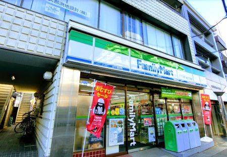 ���ӊ� �R���r�j 600m �t�@�~���[�}�[�g �ʐ��񒚖ړX