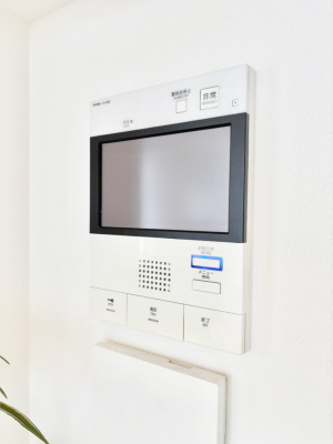 ���̑����� TV���j�^�[�t�C���^�[�t�H�����t���Ă��ăZ�L�����e�B�[��  