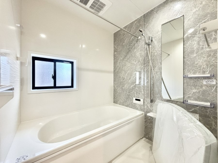 ���� ����̔�����₷��؂ȃo�X�^�C���B�������Ƃ����C���y����Ŕ����Ƃ肽���ł��ˁI  