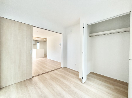 �Q�� ���r���O�ׂ̗ɂ���m���B�����J�����čL�����p���邱�Ƃ��\�ł��B