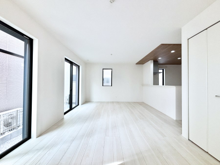 ���r���O �傫�ȑ����炽���Ղ�̗z���ƕ����������郊�r���O  