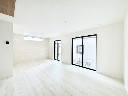 ���̑����� �V���v���ȃf�U�C���Ȃ̂ŃC���e���A���l����̂��y���݂ł��ˁI