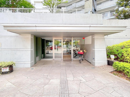 �G���g�����X -