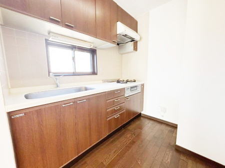 �L�b�`�� �������������I�ɁA�y�����I�V�X�e���L�b�`��