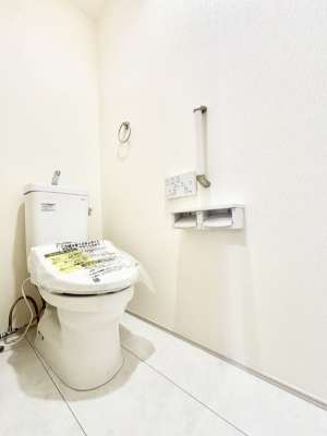 �g�C�� �g�C����1�K��2�K���ꂼ��ɔz�u����Ă��ĂƂĂ��֗��ł��B 