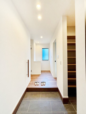 ���[ 1�K�T�[�r�X���[���B�N���[�[�b�g�t���Ȃ̂ŋ����Ƃ��Ă����p�ł��܂��I