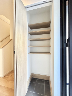 ���[ ���I�������V���[�Y�C���N���[�[�b�g�B�J���O�V�ѓ���Ȃǂ��u����̂ŕ֗��ł��ˁB