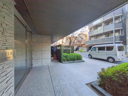 �G���g�����X -