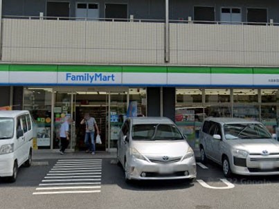 ���ӊ� �R���r�j 400m �t�@�~���[�}�[�g ��c�{�H�c�񒚖ړX