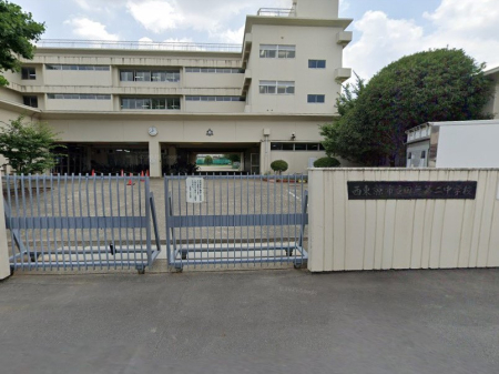 ���ӊ� ���w�Z 550m �������s���c����񒆊w�Z