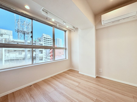 ���̑����� �i�`�������ȃt���[�����O�͂ǂ�ȃC���e���A�ɂ��}�b�`�B  